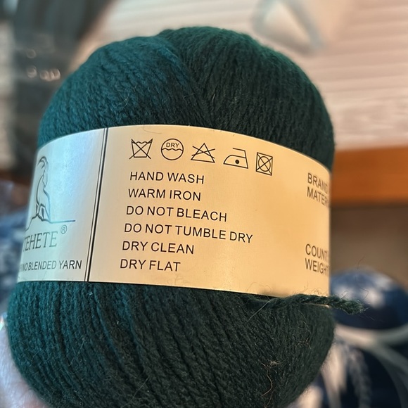 CHILDREN’S TOY PATTERN AND MERINO WOOL BLEND YARN - Picture 5 of 6